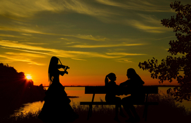 人物剪影轮廓摄影图片