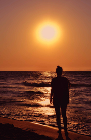 人物剪影轮廓摄影图片