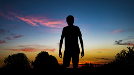 人物剪影轮廓摄影图片