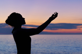 人物剪影轮廓摄影图片