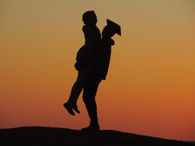 人物剪影轮廓摄影图片