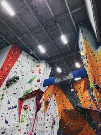 攀岩攀登运动健身图片