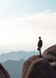 青年背影轮廓图片