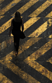 女生背影轮廓图片