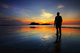 人物剪影轮廓摄影图片