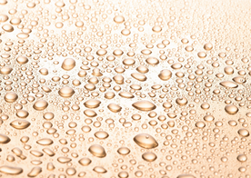 金属上的水珠图片