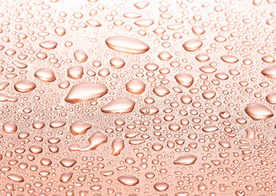 金属上的水珠图片