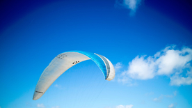 滑翔伞跳伞飞行图片
