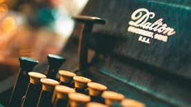 打字机特写图片