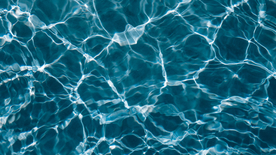 波光粼粼的水面图片