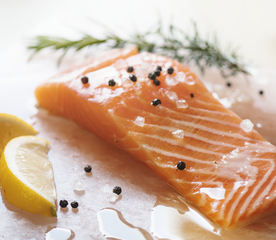 百里香食物摄影新鲜三文鱼