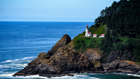 灯塔海上指示图片