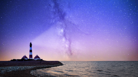 灯塔海上指示图片