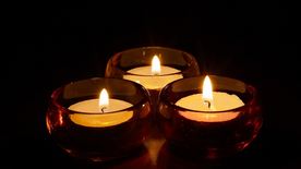 蜡烛烛光火苗图片