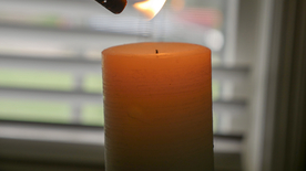 蜡烛烛光火苗图片