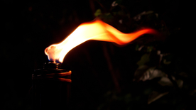 蜡烛烛光火苗图片