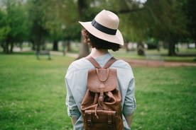 背影轮廓剪影图片