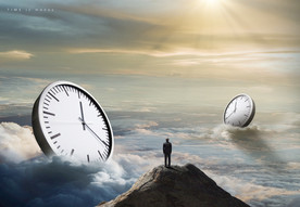 创意时间与天空成合背景