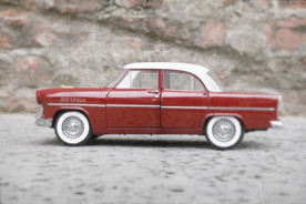 红色高档车模玩具