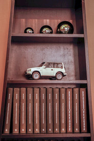 白色高档车模玩具