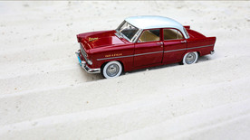 红色高档车模玩具