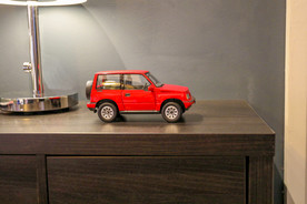 红色高档车模玩具