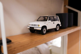 白色高档车模玩具