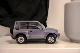 银灰色高档车模玩具