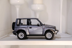 银灰色高档车模玩具