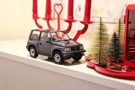 红色高档车模玩具