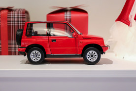 红色高档车模玩具