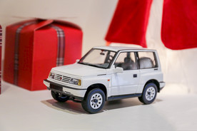 白色高档车模玩具