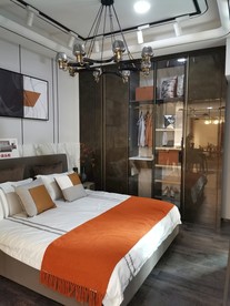 轻奢主卧烤漆衣柜布艺床