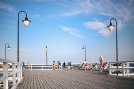 海边栈桥码头栈桥