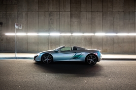 跑车豪车轿车街道城市建筑