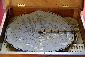 留声机古董文物图片