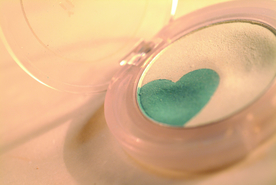 化妆品补妆工具图片