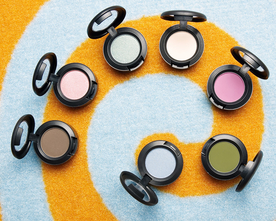 化妆品补妆工具图片