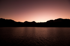 山川剪影风景图片