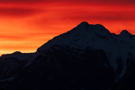 山川剪影风景图片