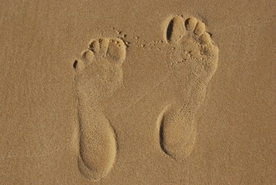 脚印鞋印足迹痕迹图片