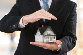 手捧房子