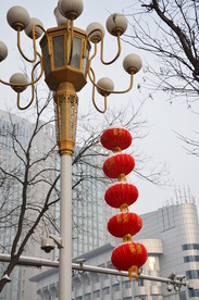 路灯与红灯笼
