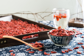 枸杞中药药材复古养生背景素材