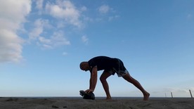 清晨锻炼身体的人