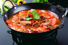 锅仔西红柿牛腩