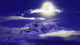 月球与雪山图片