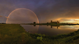 石头遗迹河流彩虹图片