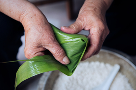 包粽子