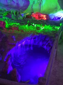 五彩斑斓的灯光图